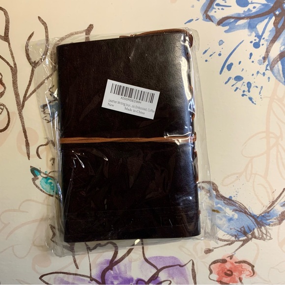 💛 Leather Compass Embossed Journal NWT - Picture 2 of 2